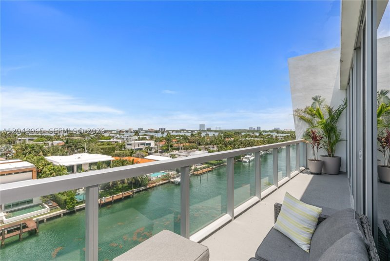 Condo for sale at Kai at Bay Harbor 7G-S