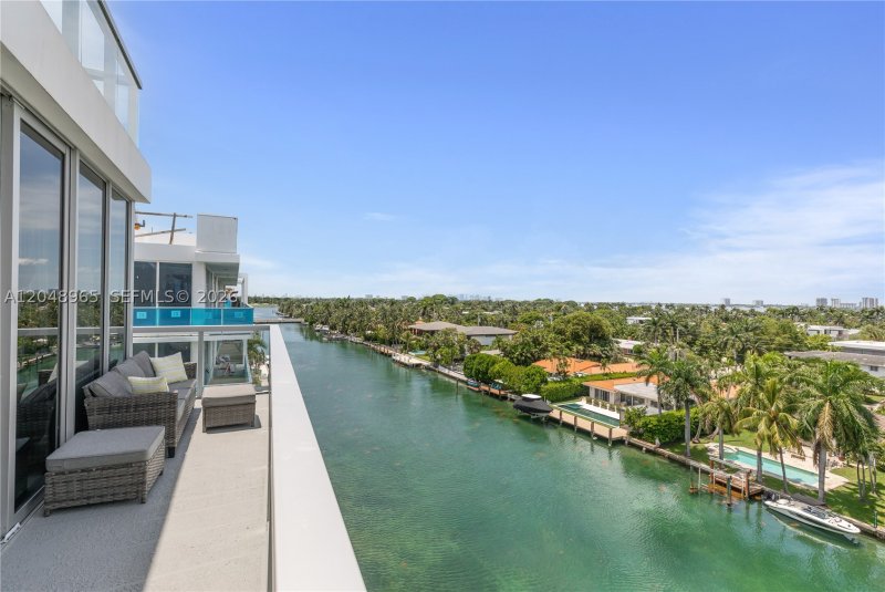 Condo for sale at Kai at Bay Harbor 7G-S