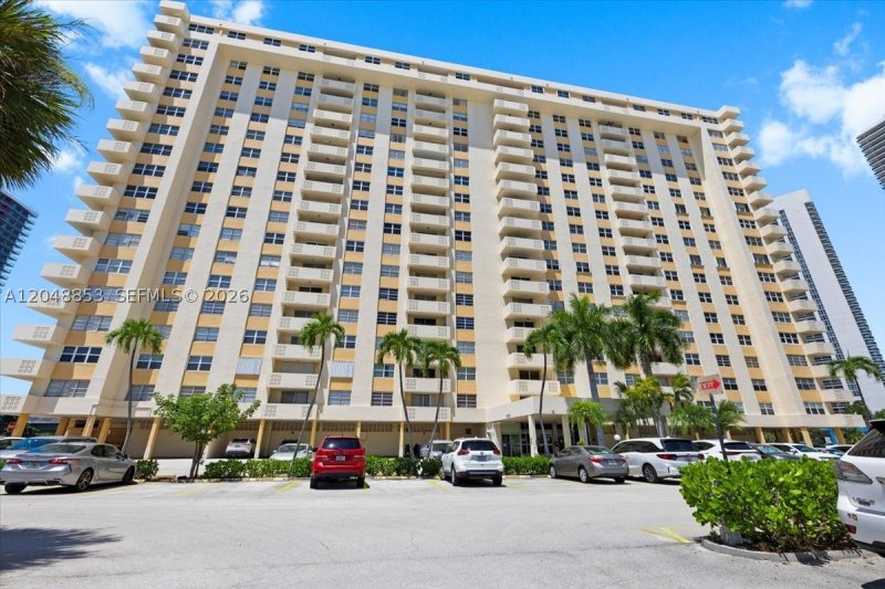Apartment for rent at Plaza Towers North 911