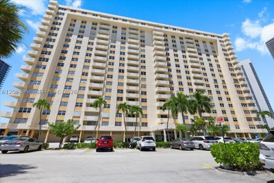 Aluguel de apartamento no Plaza Towers North 911