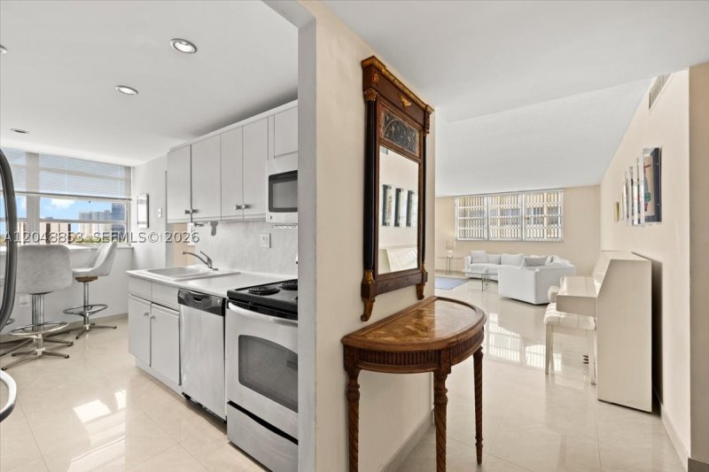 Apartment for rent at Plaza Towers North 911