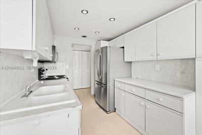 Aluguel de apartamento no Plaza Towers North 911