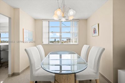 Aluguel de apartamento no Plaza Towers North 911