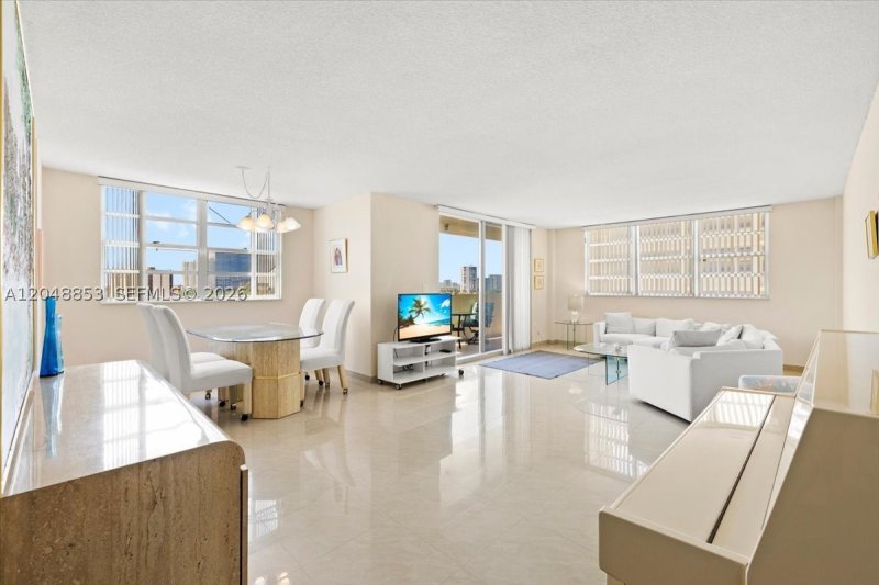 Apartment for rent at Plaza Towers North 911