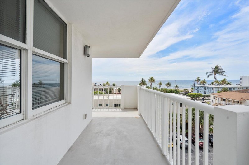 Condo for sale at Cambridge Towers 506