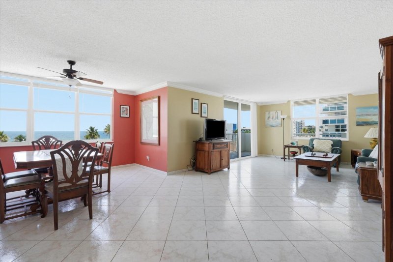Condo for sale at Cambridge Towers 506