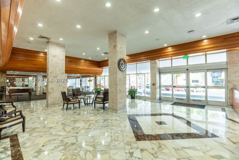 Condo for sale at Winston Towers L05