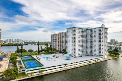 Comprar apartamento no Winston Towers L05