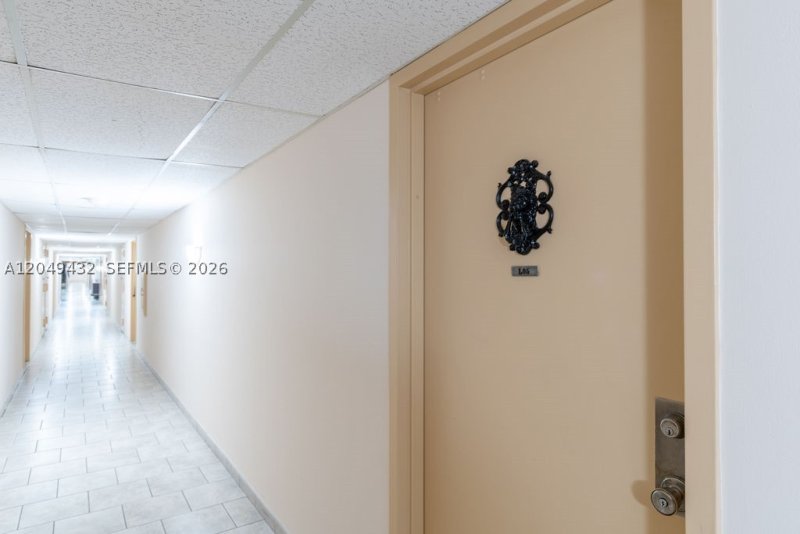 Condo for sale at Winston Towers L05