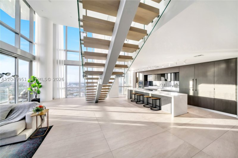 Condo for sale at Paramount Miami WorldCenter Penthouse 46