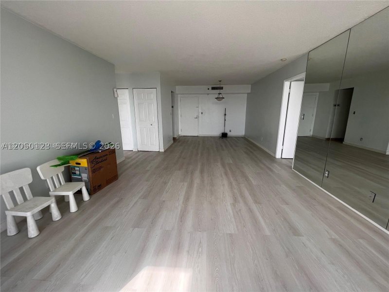 Alquiler de apartamento en Parc Central Aventura PH05