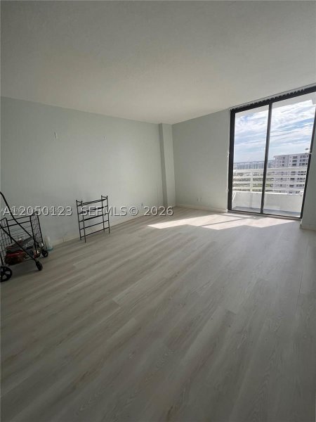 Alquiler de apartamento en Parc Central Aventura PH05