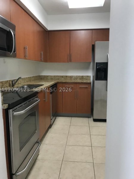 Alquiler de apartamento en Parc Central Aventura PH05