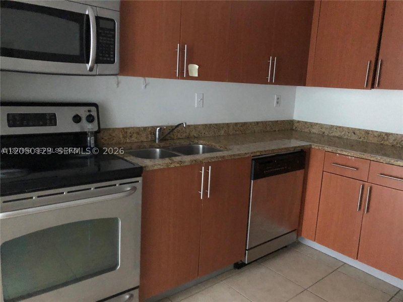 Alquiler de apartamento en Parc Central Aventura PH05