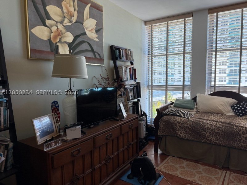 Apartment for rent at Crystal House 4C