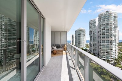 Alquiler de apartamento en Parque Towers at St. Tropez 5-1404