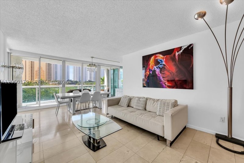 Comprar apartamento no Oceania 4 342