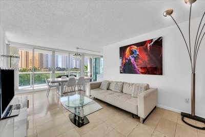 Comprar apartamento no Oceania 4 342