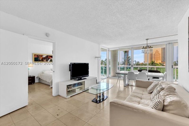 Comprar apartamento no Oceania 4 342