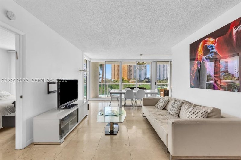 Comprar apartamento no Oceania 4 342
