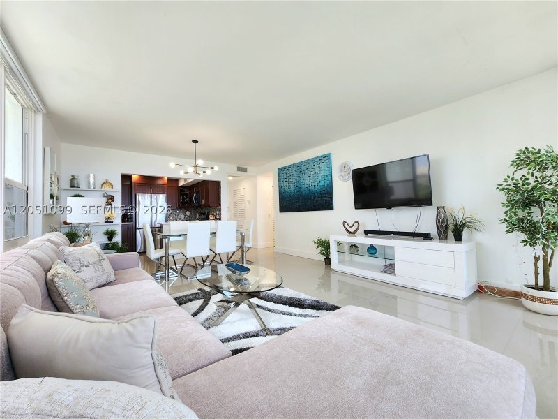 Apartment for rent at Alexander Towers 521