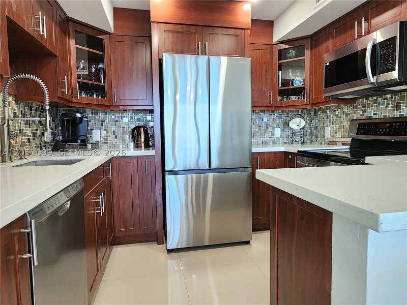 Apartment for rent at Alexander Towers 521