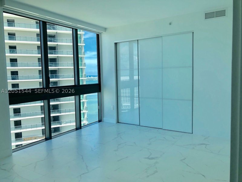 Apartment for rent at Paraiso Bay Miami 3307