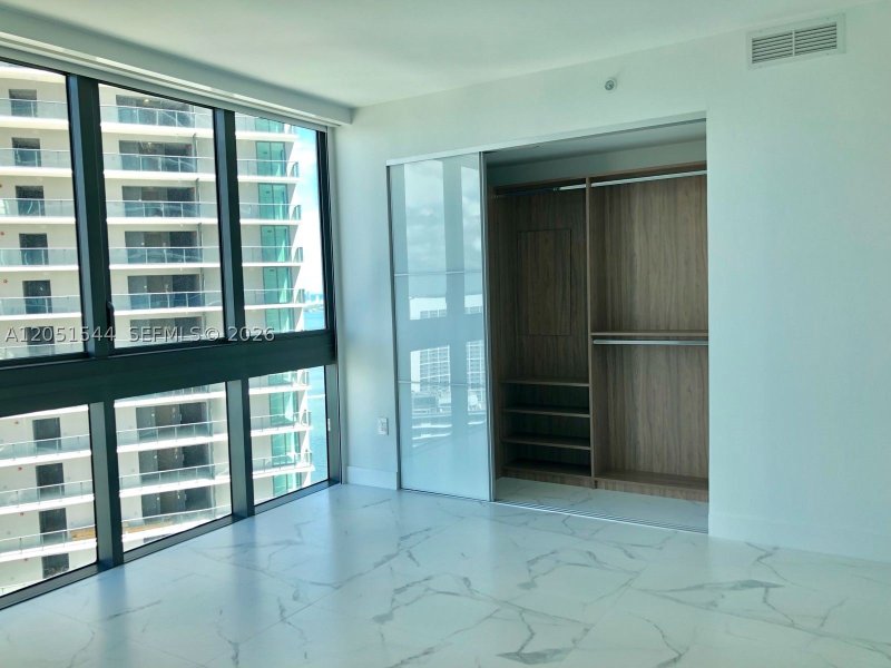 Apartment for rent at Paraiso Bay Miami 3307