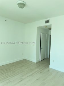 Comprar apartamento no Axis on Brickell South Tower 1702-S