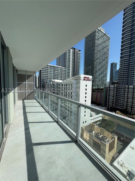 Comprar apartamento en Axis on Brickell South Tower 1702-S