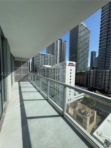 Comprar apartamento no Axis on Brickell South Tower 1702-S