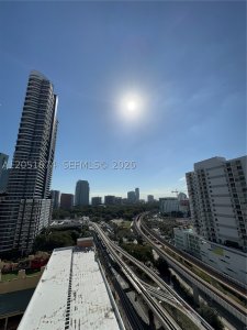 Comprar apartamento no Axis on Brickell South Tower 1702-S
