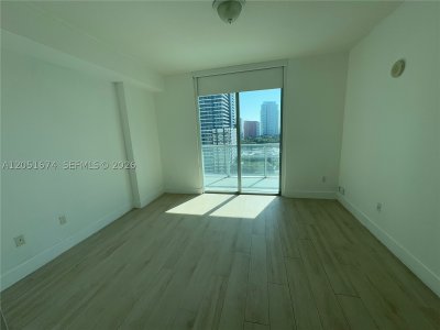 Comprar apartamento no Axis on Brickell South Tower 1702-S