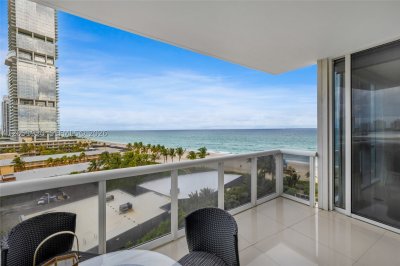 Trump Royale Apt #902