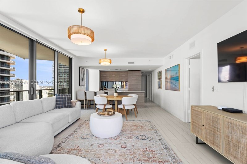 Condo for sale at Dua Miami - SLS Brickell Condo 2206
