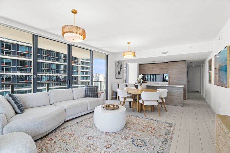 Condo for sale at Dua Miami - SLS Brickell Condo 2206
