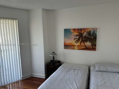 Aluguel de apartamento no Mystic Pointe 600 PH7