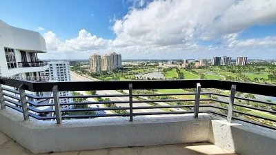 Mystic Pointe 600 Apt #PH7