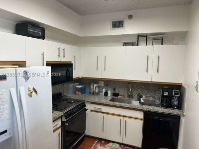 Aluguel de apartamento no Mystic Pointe 600 PH7