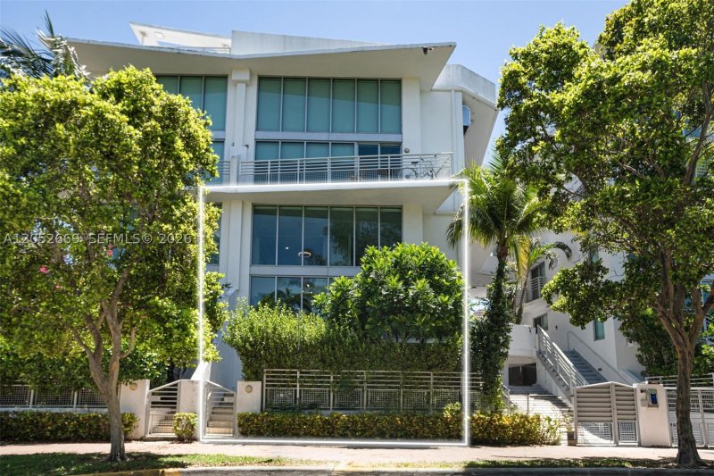 Condo for sale at Absolute Lofts LG-5