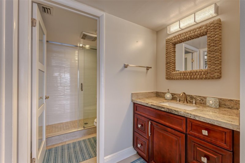 Condo for sale at Playa Del Mar 712