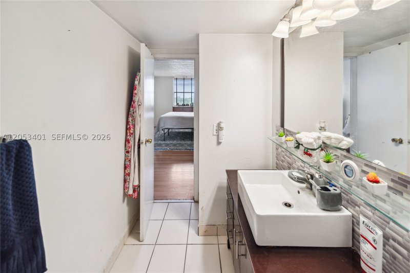 Condo for sale at Sailboat Cay 703