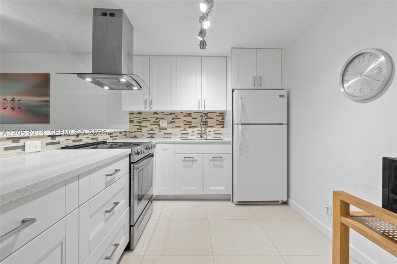 Apartment for rent at Olympus Towers 317