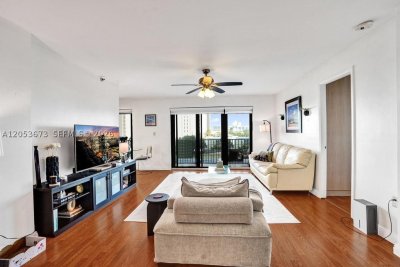 Comprar apartamento en The Summit 310N