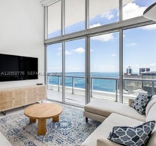 Icon Brickell Tower II Apt #4105