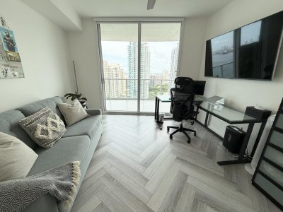Alquiler de apartamento en Met 1 T-2208