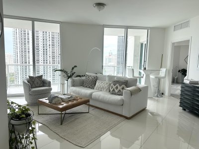 Alquiler de apartamento en Met 1 T-2208