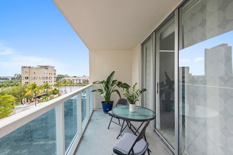 Apartment for rent at Hallmark of Hollywood 410