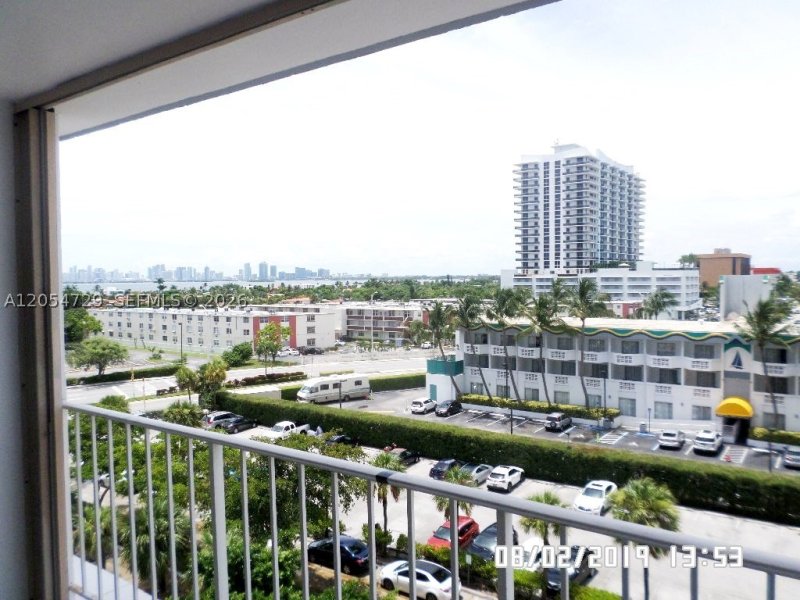 Condo for sale at Kennedy House 6J