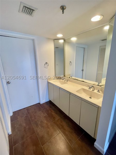 Apartment for rent at Brickell Key One A1512